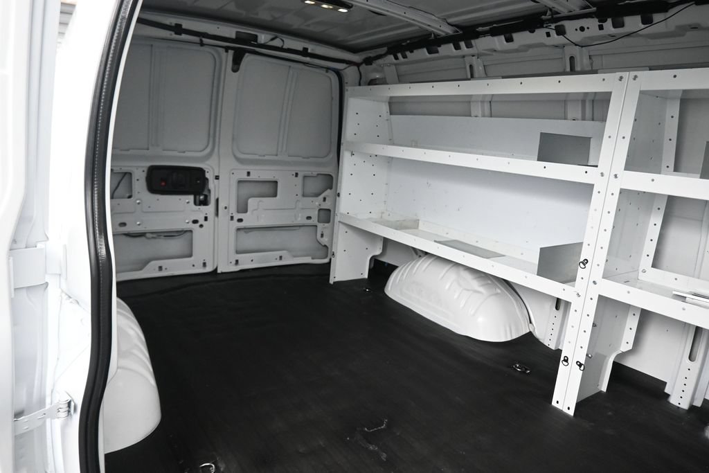 Used 2025 Chevrolet Express 2500 RWD image 33