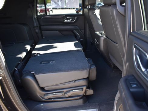 Used 2021 Chevrolet Suburban LT image 15