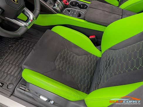 Used 2021 Lamborghini Urus AWD/4WD image 23