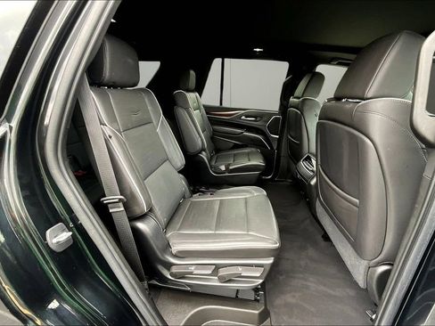 Used 2021 Cadillac Escalade Premium Luxury AWD/4WD image 25
