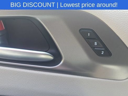 Used 2023 Chrysler Pacifica Touring-L FWD image 26