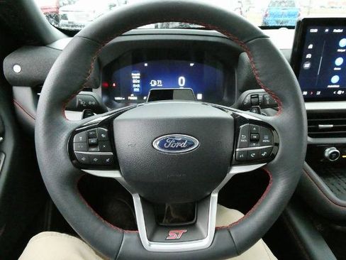 Certified 2025 Ford Explorer ST image 37