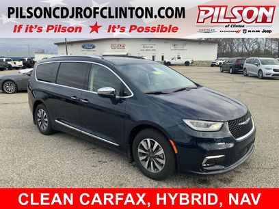 Used 2021 Chrysler Pacifica Limited w/ Premium & Safety Sphere Group