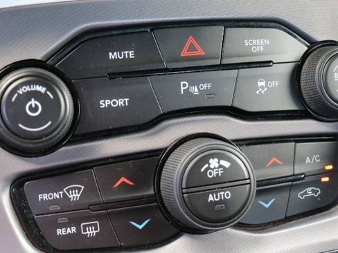 Used 2019 Dodge Challenger R/T w/ Blacktop Package RWD image 17
