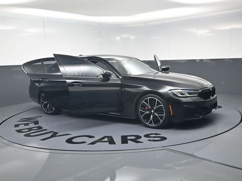 Used 2021 BMW 530i xDrive w/ M Sport Package AWD/4WD image 25