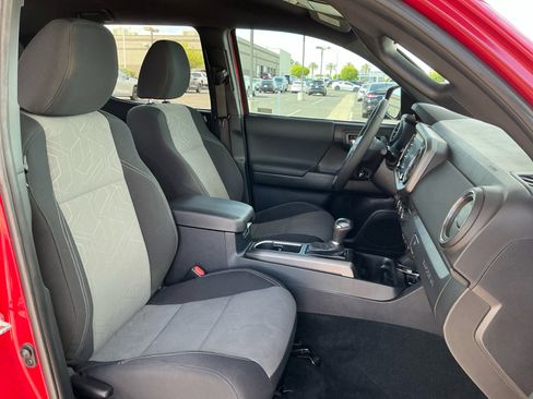 Used 2023 Toyota Tacoma TRD Sport w/ Advanced Technology Package image 19