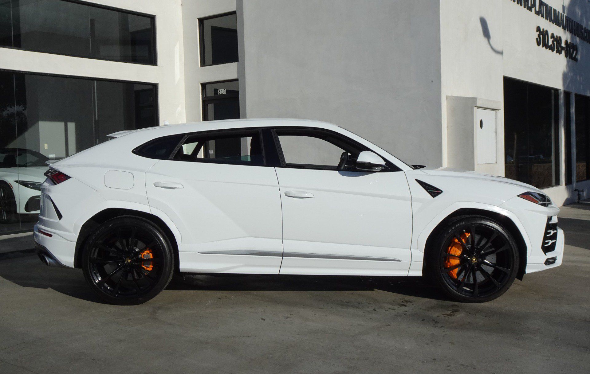 Used 2021 Lamborghini Urus AWD/4WD image 8