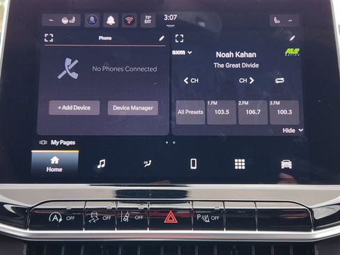 Used 2025 Jeep Compass Limited image 23