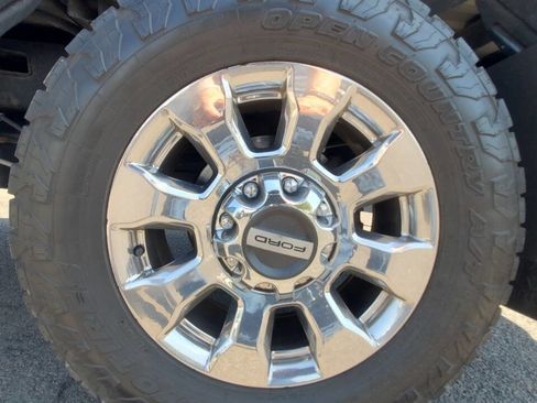 Used 2017 Ford F350 XLT w/ XLT Premium Package AWD/4WD image 26