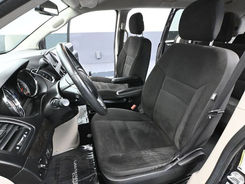 Used 2017 Dodge Grand Caravan SE w/ Power Window Group image 24