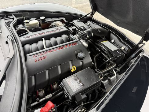Used 2006 Chevrolet Corvette Convertible w/ 3LT w/ Preferred Equipment Group RWD image 57