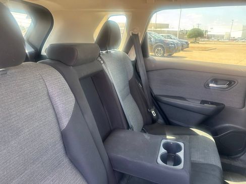 Used 2023 Nissan Rogue SV FWD image 34