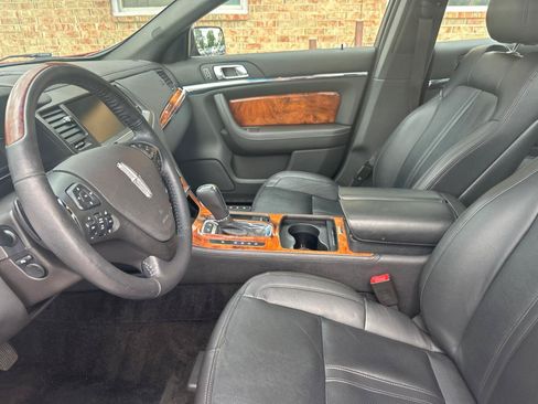 Used 2013 Lincoln MKS AWD image 19