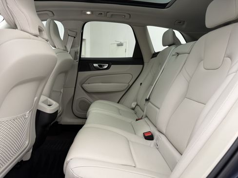 Certified 2024 Volvo XC60 B5 Plus w/ Protection Package Premier AWD/4WD image 24