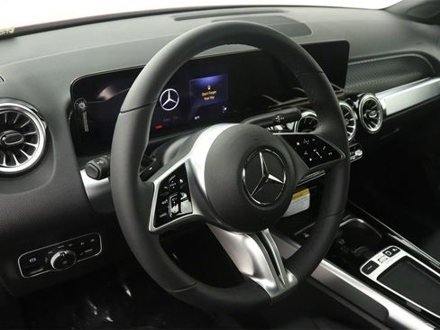 New 2025 Mercedes-Benz GLB 250 image 5