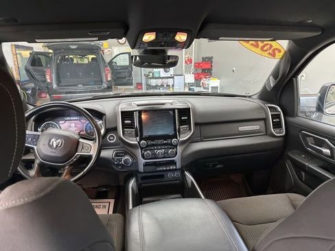 Used 2022 RAM 1500 Big Horn AWD/4WD image 17
