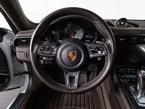 Used 2018 Porsche 911 Carrera 4S AWD/4WD image 16