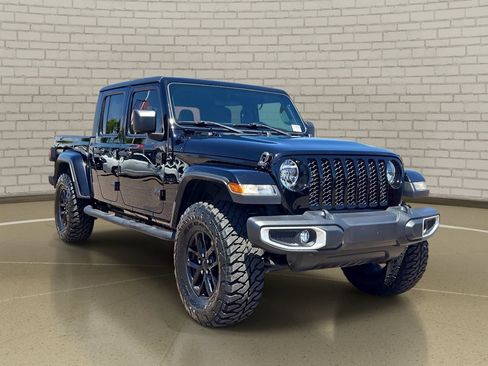 Used 2021 Jeep Gladiator Sport AWD/4WD image 3