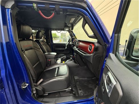 Used 2018 Jeep Wrangler Unlimited Rubicon image 13