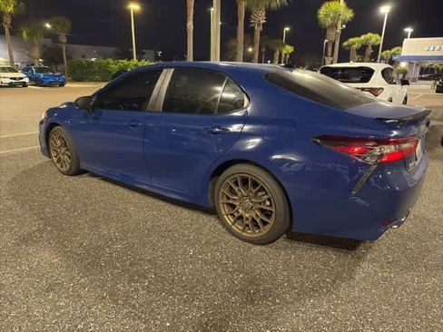 Used 2023 Toyota Camry SE image 4