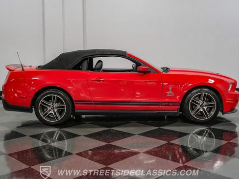 Used 2010 Ford Mustang Shelby GT500 RWD image 14