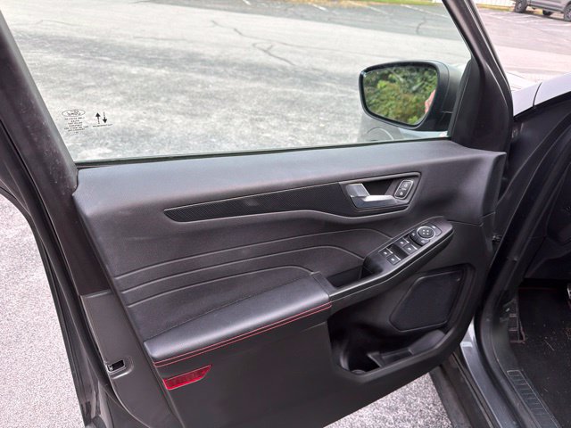 Used 2023 Ford Escape ST-Line w/ Tech Pack #1 FWD image 18