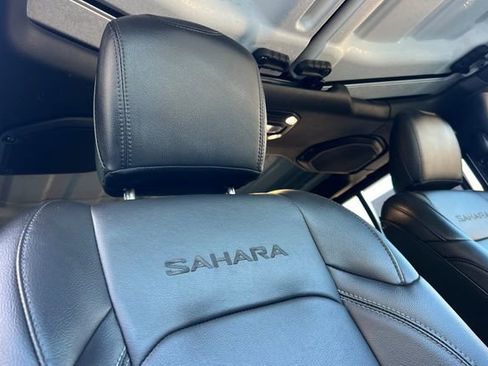 Used 2023 Jeep Wrangler Unlimited Sahara image 19