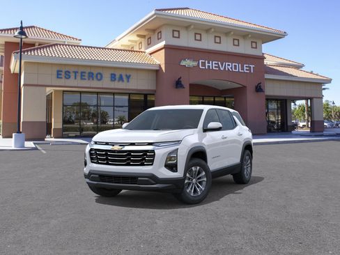 New 2026 Chevrolet Equinox LT w/ Safety and Technology Package FWD image 8