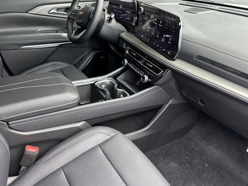 New 2025 Chevrolet Traverse LT w/ Enhanced Driving Package image 18