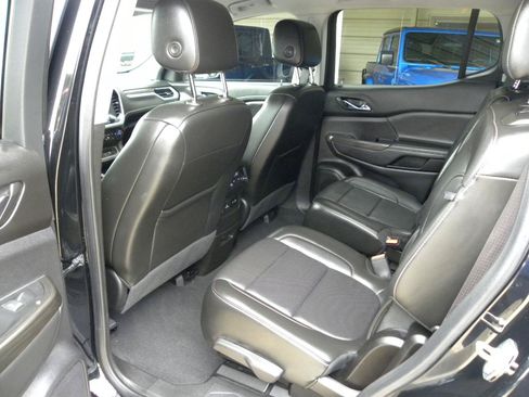 Used 2023 GMC Acadia SLT AWD/4WD image 16