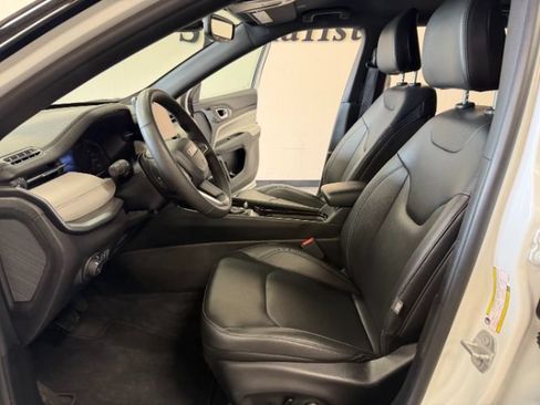 Used 2025 Jeep Compass Limited AWD/4WD image 13