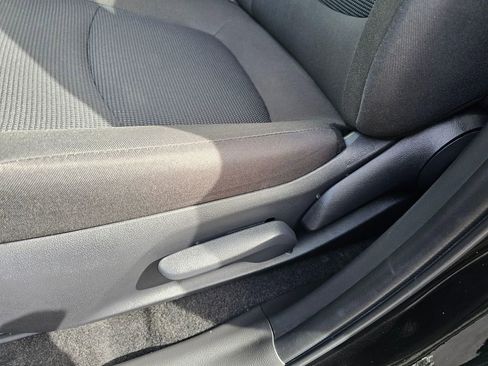 Certified 2025 Toyota RAV4 LE image 22