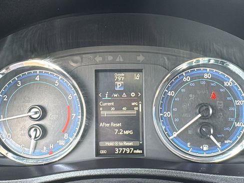 Used 2018 Toyota Corolla SE w/ Carpet Mat Package (TMS) image 13