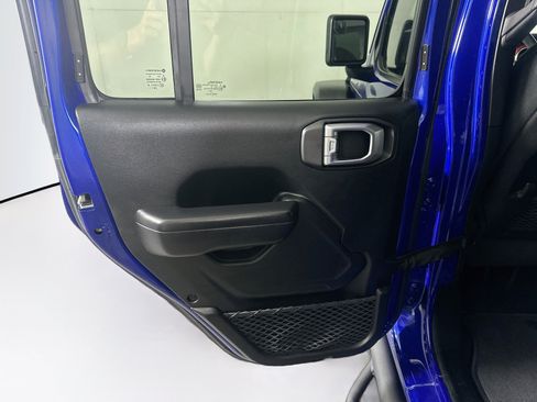 Used 2018 Jeep Wrangler Unlimited Rubicon AWD/4WD image 25