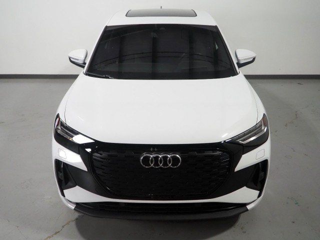 Used 2024 Audi Q4 e-tron quattro Prestige Sportback AWD/4WD image 11