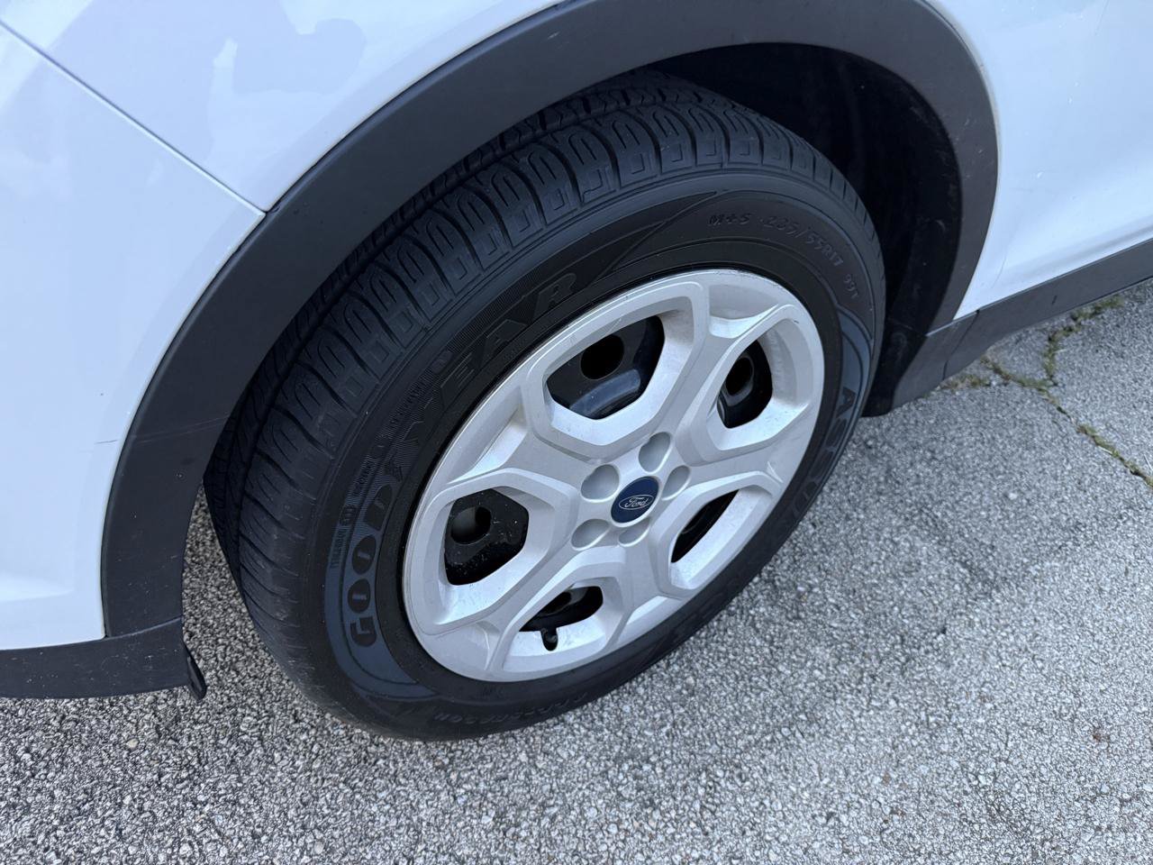 Used 2019 Ford Escape S FWD image 9