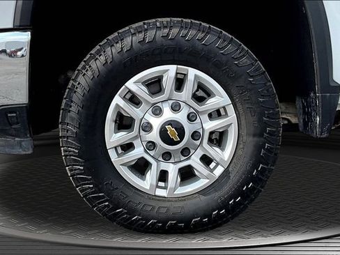 Used 2024 Chevrolet Silverado 2500 LT w/ Convenience Package AWD/4WD image 34