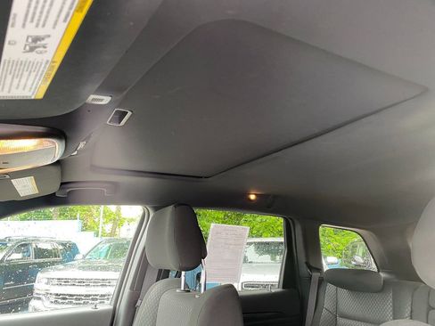 Used 2021 Jeep Grand Cherokee Laredo image 25