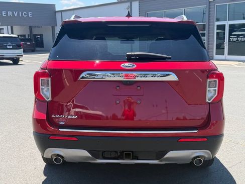 Used 2023 Ford Explorer Limited w/ Equipment Group 301A RWD image 4