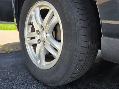 Used 2010 Hyundai Santa Fe GLS AWD/4WD image 7