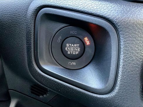 New 2026 Jeep Gladiator Sport AWD/4WD image 17