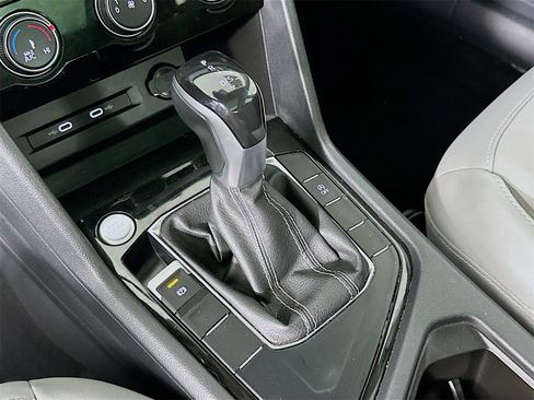 Used 2023 Volkswagen Taos SE image 16