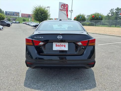 Used 2025 Nissan Altima 2.5 SV FWD image 6