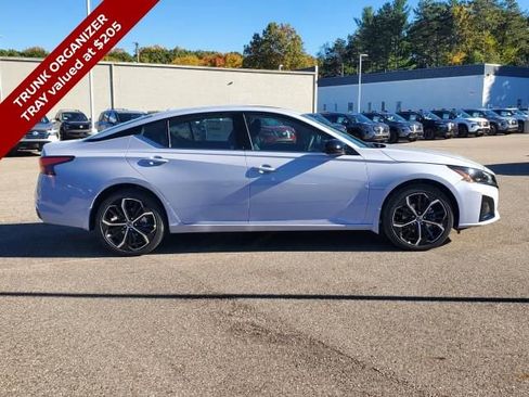 New 2025 Nissan Altima 2.5 SR w/ SR Premium Package image 6