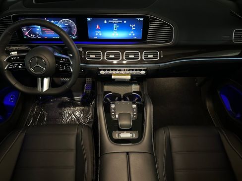 New 2026 Mercedes-Benz GLS 580 4MATIC image 12