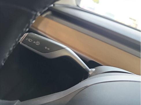 Used 2019 Tesla Model 3 Standard Range image 25