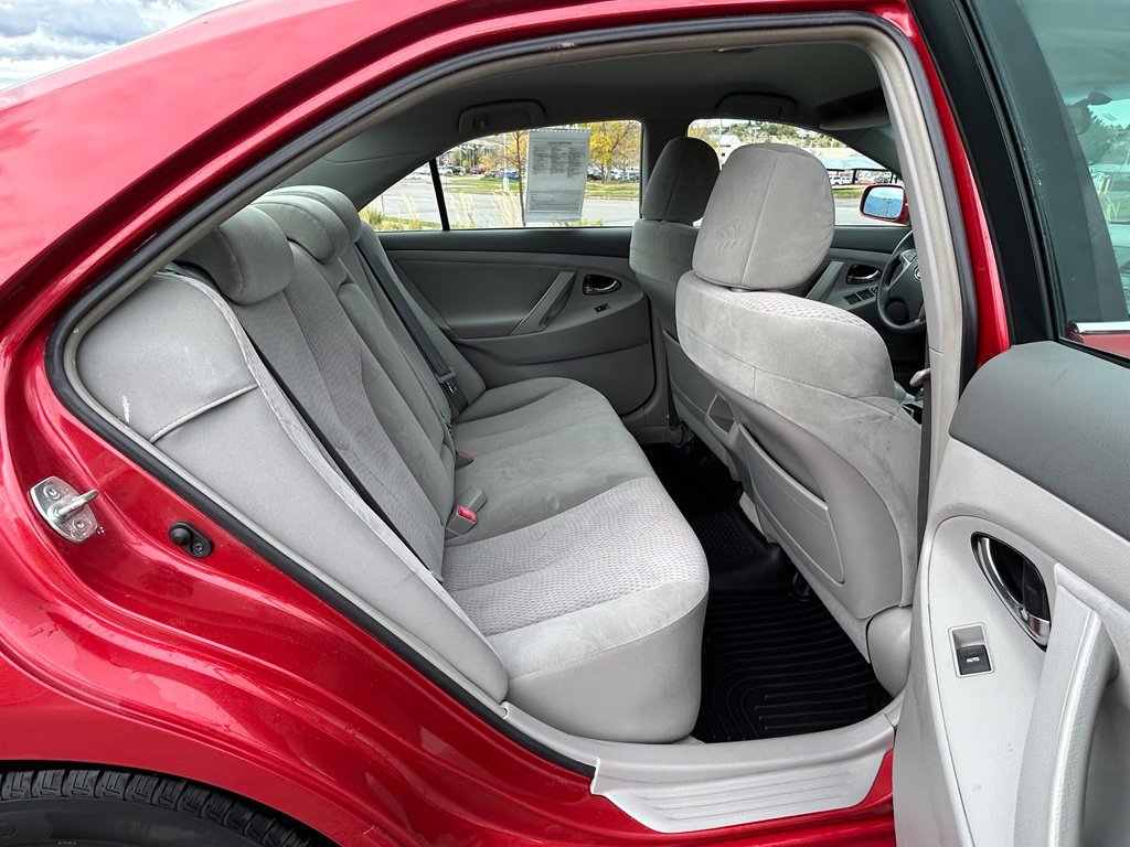 Used 2011 Toyota Camry LE FWD image 28
