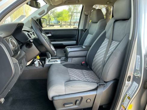 Used 2019 Toyota Tundra SR5 w/ SR5 Convenience Package RWD image 14