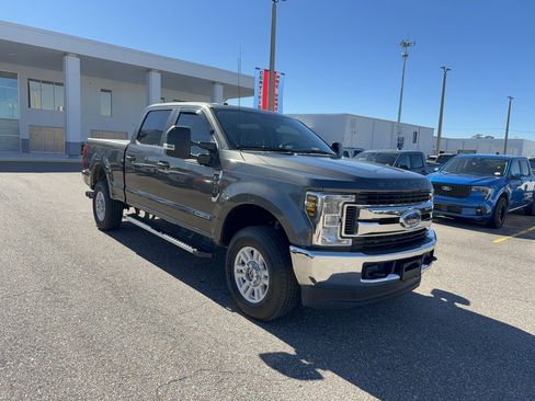 Certified 2018 Ford F250 XL w/ STX Appearance Package image 4