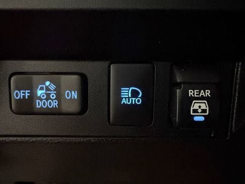 Certified 2021 Toyota Tundra SR5 AWD/4WD image 6